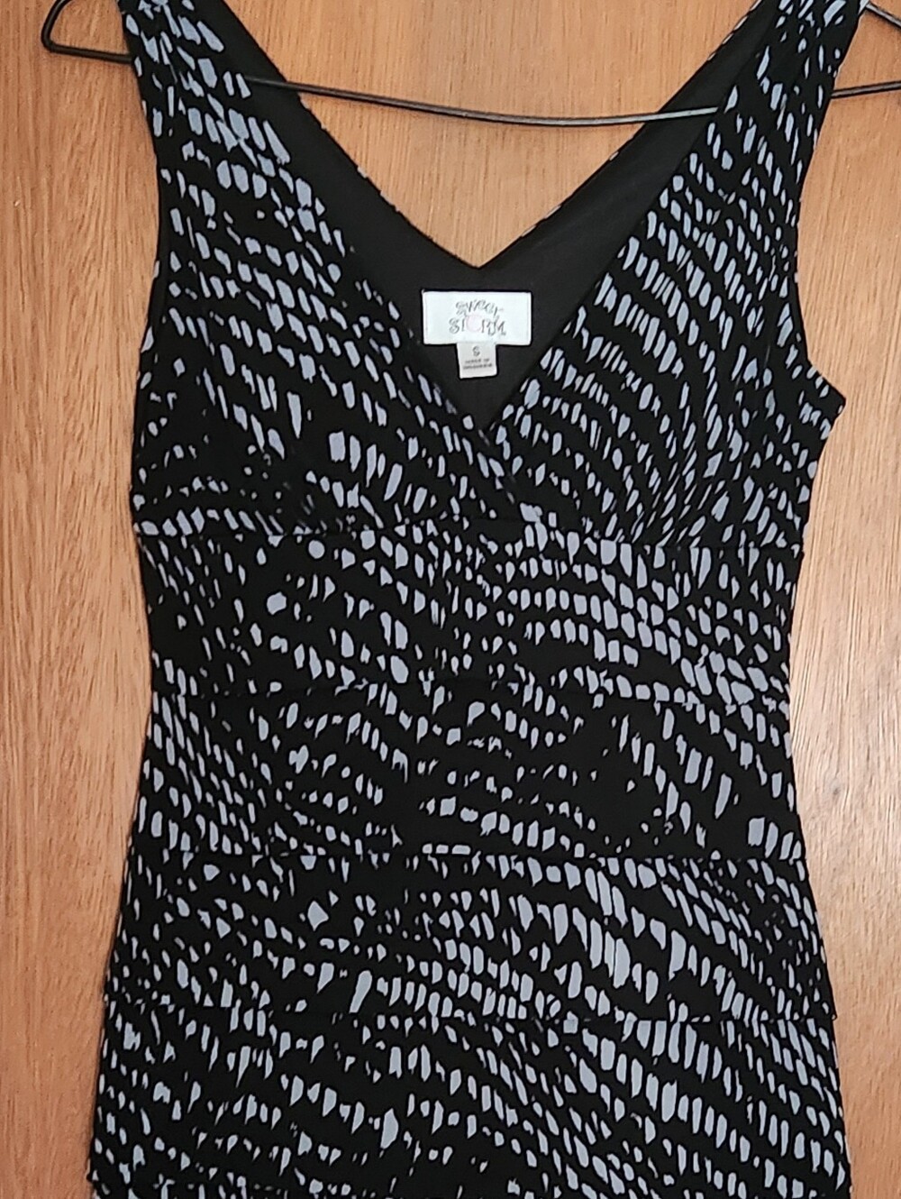 Sexy Fitted Sweet Storm Black & Light Gray Printed V-Neck Sleeveless Dress
